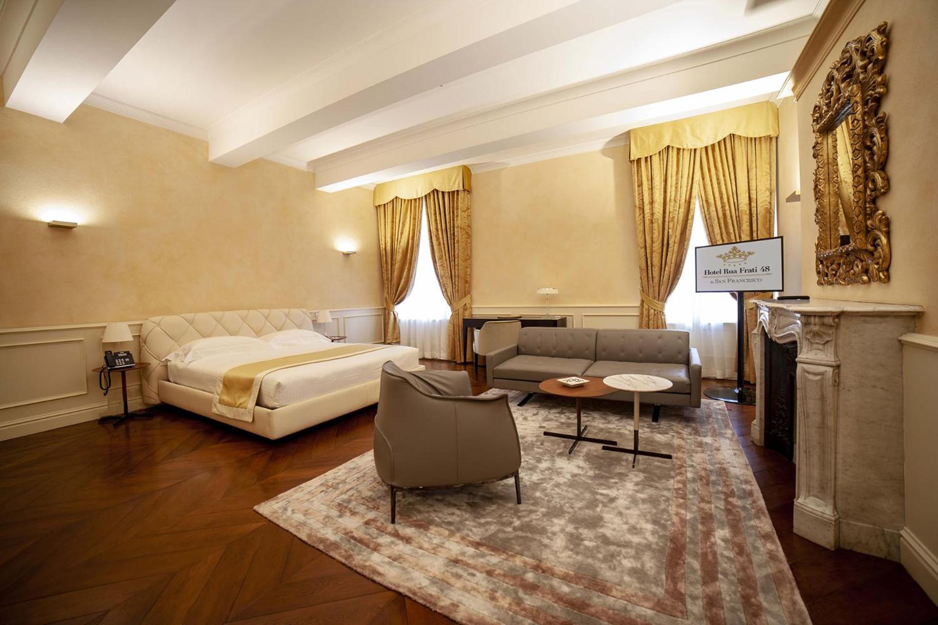 Hotel Rua Frati 48 In San Francesco Модена Экстерьер фото