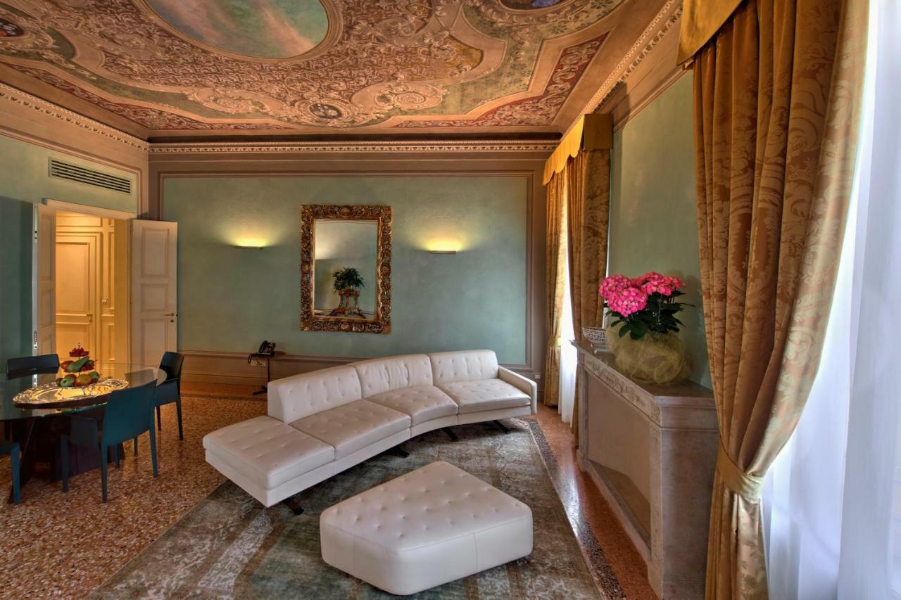 Hotel Rua Frati 48 In San Francesco Модена Экстерьер фото