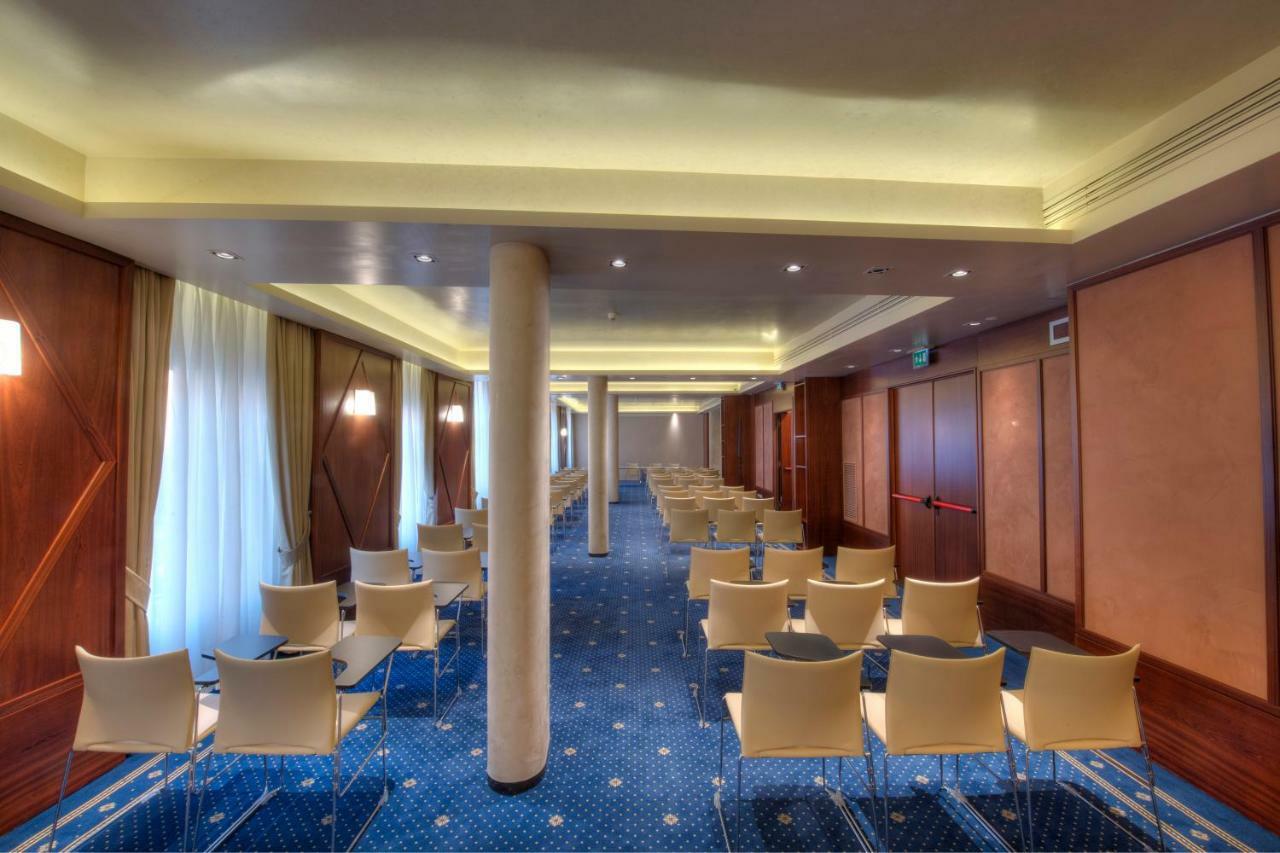 Hotel Rua Frati 48 In San Francesco Модена Экстерьер фото