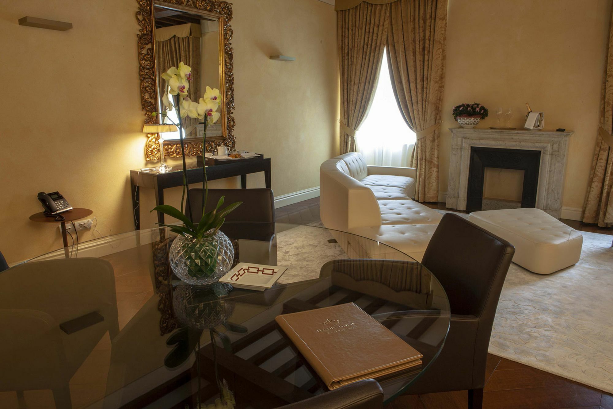 Hotel Rua Frati 48 In San Francesco Модена Экстерьер фото